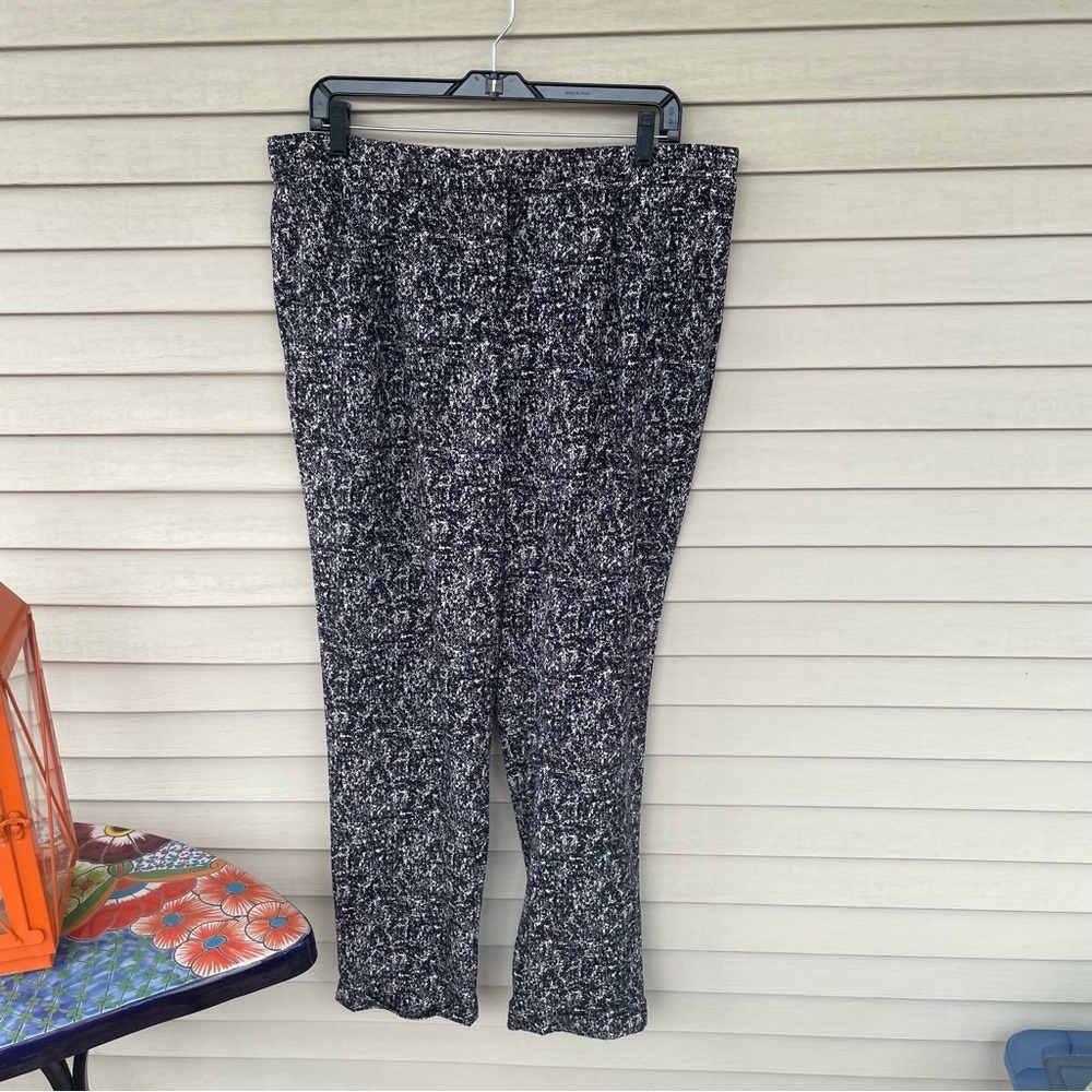 Katherine Barclay Black and White Printed Pants Size L
